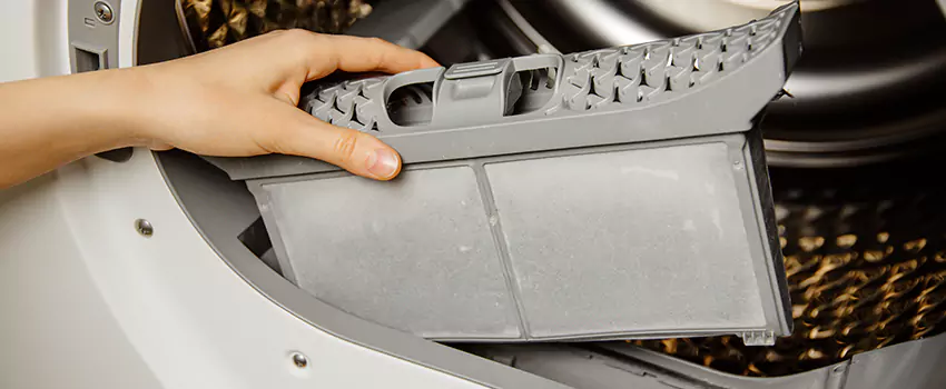 Signs Of A Clogged Dryer Lint Trap in Papillion, Nebraska